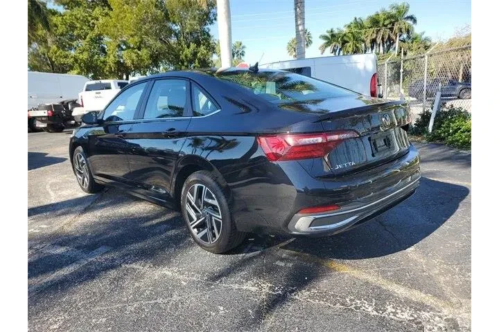 $20990 : Volkswagen Jetta 2024 SEL 4d image 4