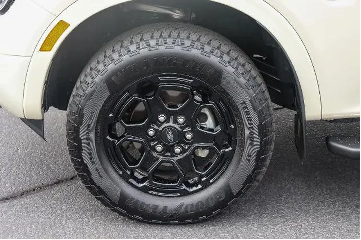 $37995 : Ford Ranger 2025 4x2 XLT 4dr image 8