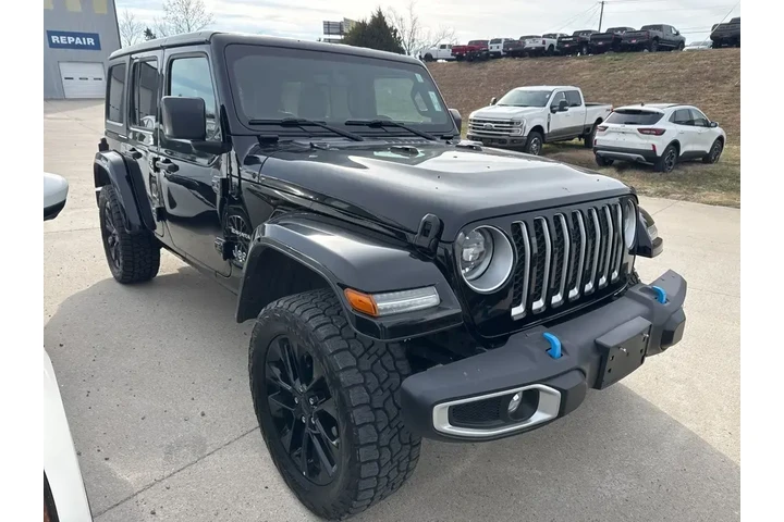 $31988 : Jeep Wrangler 2023 4x4 Sahar image 2