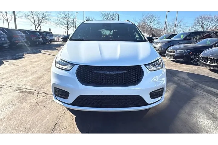 $35995 : 2025 PACIFICA image 6