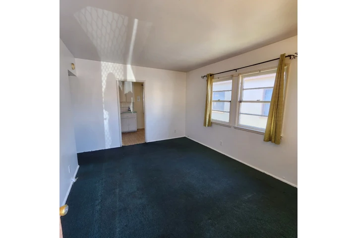 $1800 : City of Commerce  apto  1 rec image 2