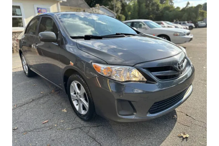 2011 Corolla LE image 6