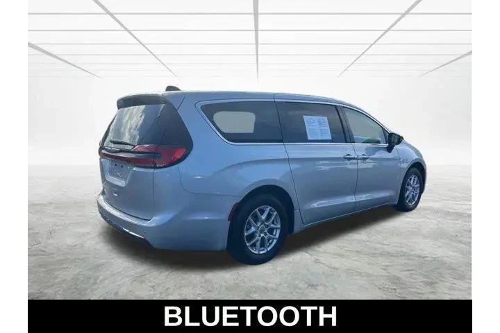 $22969 : Chrysler Pacifica 2024 Touri image 5