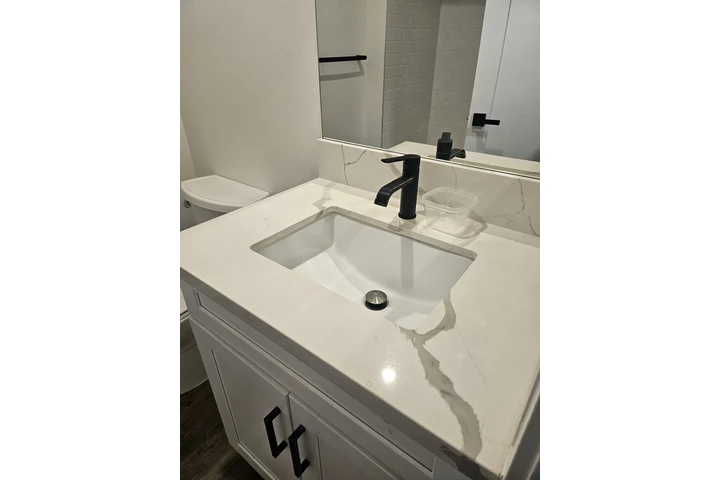 $1200 : Rento habitacio/baño privado image 6