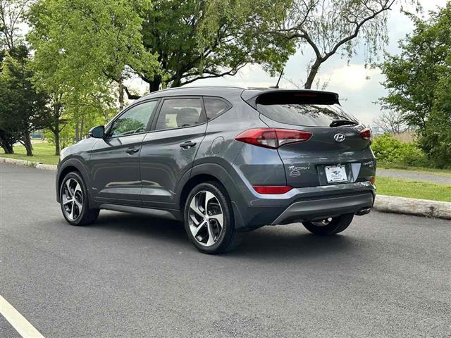 2016 Tucson Sport image 6