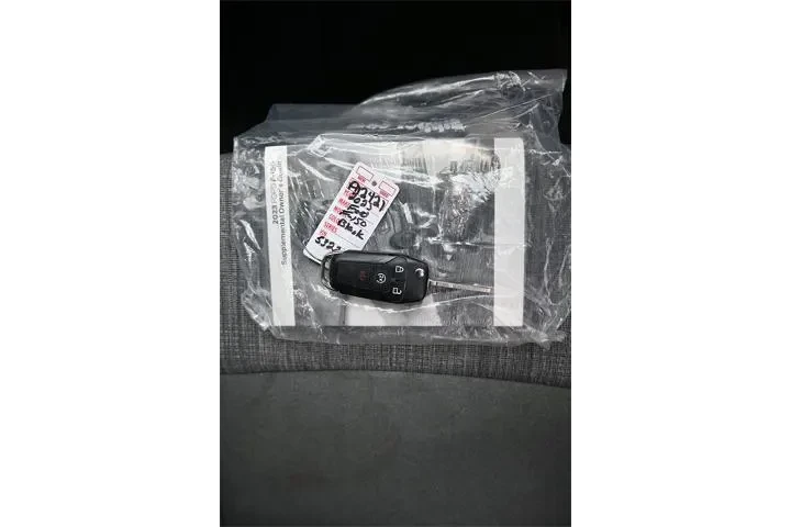 $37574 : Ford F-150 2023 4x4 XLT 4dr image 9