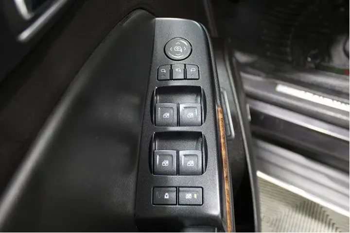 $24997 : Chevrolet Suburban 2016 4x4 image 7