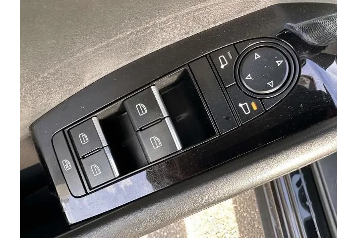 $25999 : Mazda Mazda3 Hatchback 2023 image 9