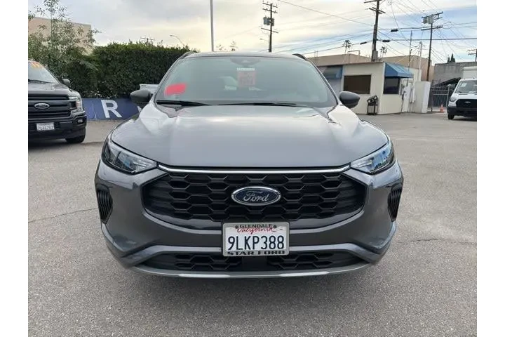 $25625 : Ford Escape Hybrid 2023 ST-L image 2