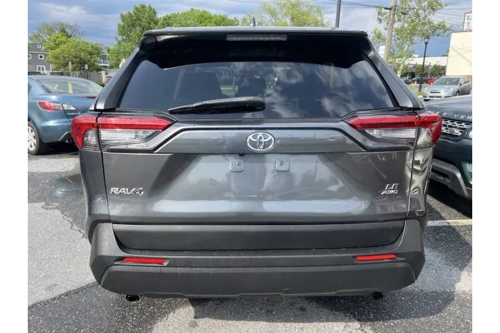 $16900 : 2019 RAV4 LE image 6