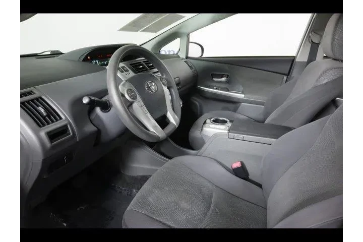 $12875 : Toyota Prius v 2013 Three 4d image 9