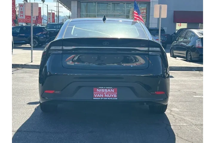 $30998 : Toyota Prius Prime 2024 SE 4 image 4