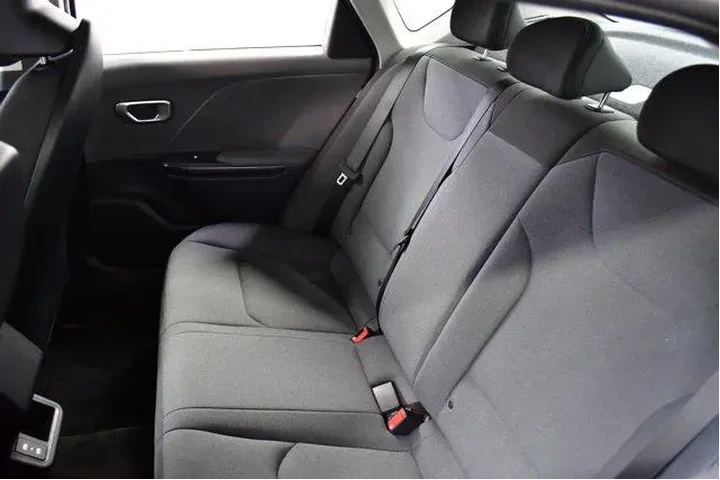 $21694 : Kia K4 2025 LXS 4dr Sedan image 10
