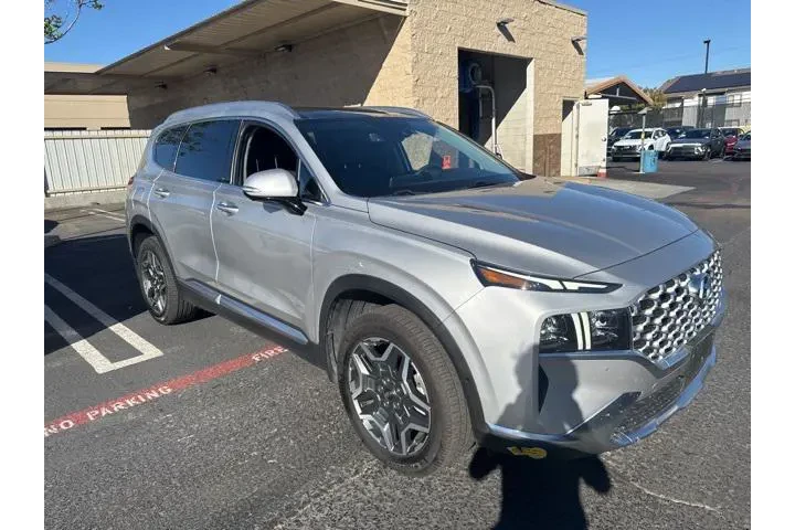 $27900 : Hyundai SANTA FE Plug-In Hyb image 4