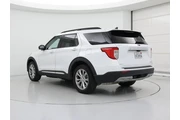 $29998 : Ford Explorer 2021 AWD XLT 4 thumbnail
