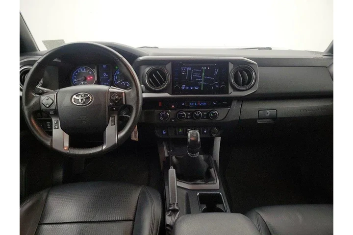 $37998 : Toyota Tacoma 2018 4x4 TRD P image 9