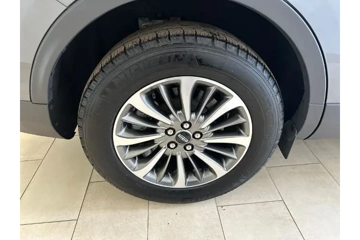 $37989 : Lincoln Nautilus 2022 AWD Re image 8