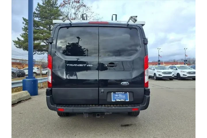 $19980 : Ford Transit 2019 250 3dr SW image 6