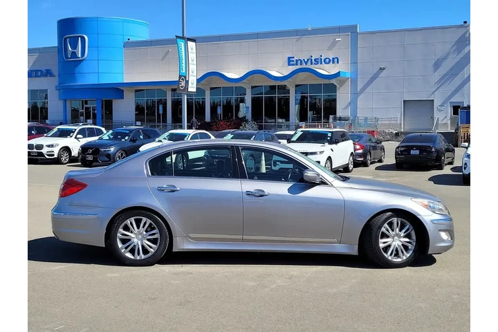 $8998 : Hyundai Genesis 2012 4.6L V8 image 4
