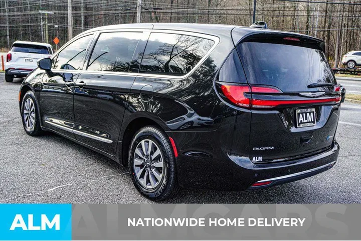 $26920 : Chrysler Pacifica Plug-In Hy image 4