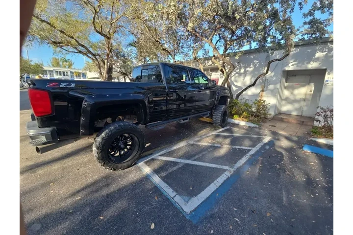 $27000 : Chevrolet Silverado 2500HD 2 image 3