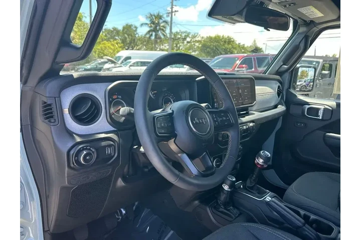 $32335 : Jeep Wrangler 2024 4x4 Sport image 10