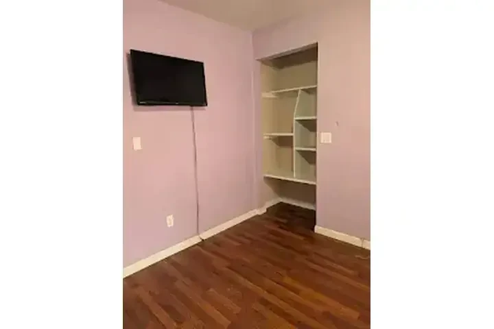 ¿BUSCA CUARTO EN MONTCLAIR? image 5