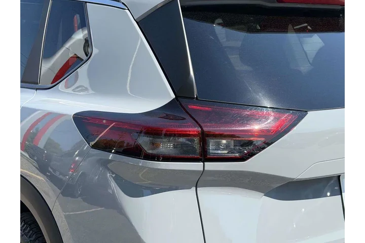 $31450 : Nissan Rogue 2025 AWD Rock C image 9