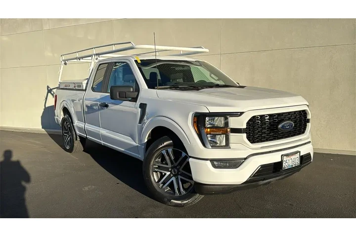 $32855 : Ford F-150 2023 4x2 XL 4dr S image 1