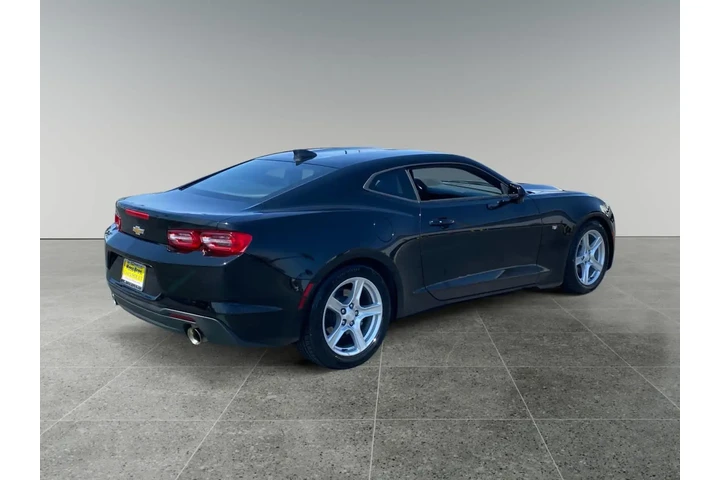 $33302 : Chevrolet Camaro 2023 LT 2dr image 5