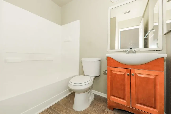 $2500 : 3 bedroom House in Koreatown image 9