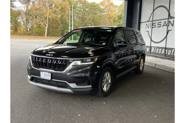 Kia Carnival 2024 LX 4dr Min image 8