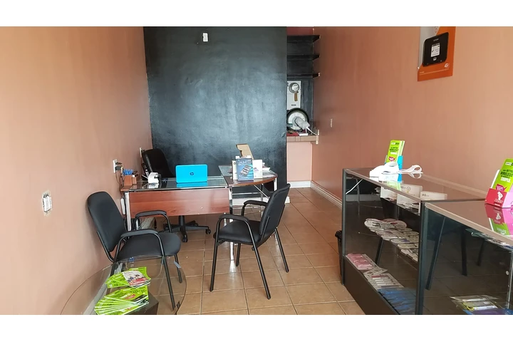 $1000 : Tienda para Rentar en Arleta image 2