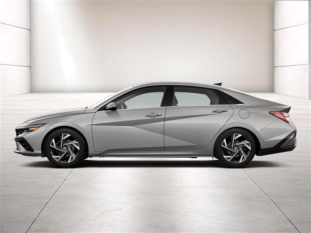 $28560 : New  Hyundai ELANTRA Limited image 3