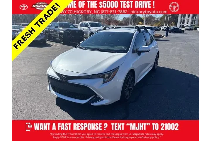 $22939 : Toyota Corolla Hatchback 202 image 1