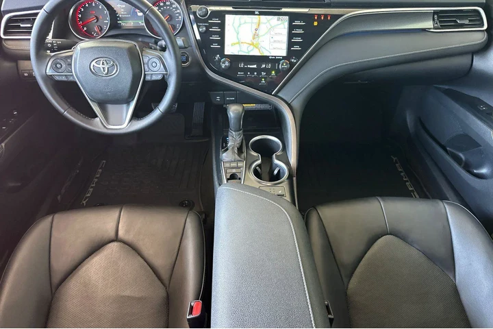 $26000 : Toyota Camry 2018 XSE V6 4dr image 6