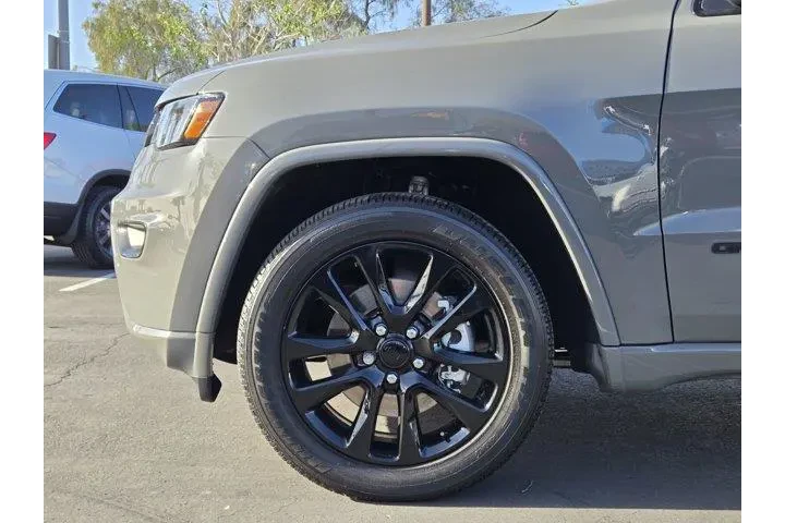 $29991 : Jeep Grand Cherokee 2021 4x4 image 9