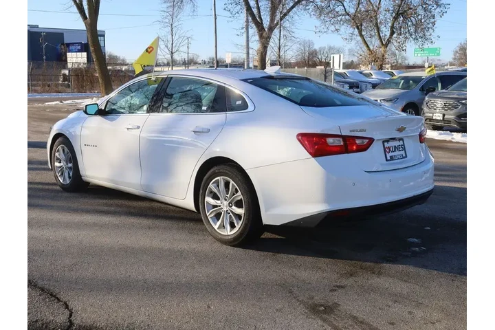 $16277 : Chevrolet Malibu 2024 LT 4dr image 7