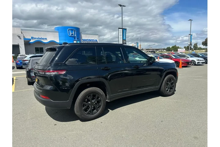 $37998 : Jeep Grand Cherokee 2025 4x4 image 3