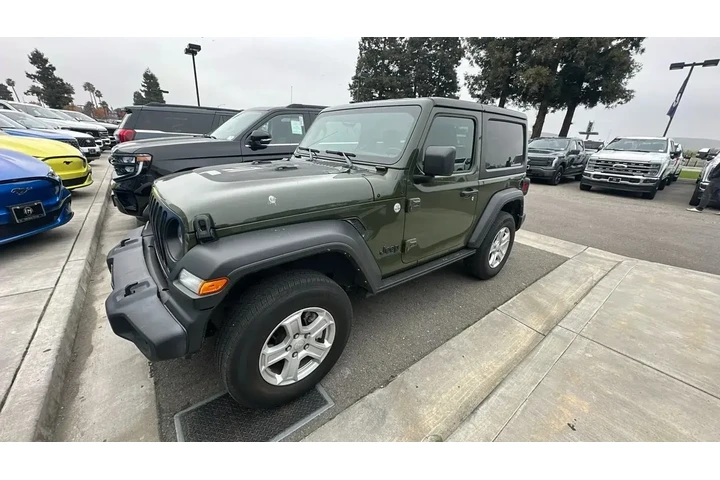 $29999 : Jeep Wrangler 2021 4x4 Sport image 1