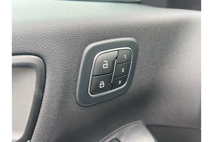 $27831 : Ford Escape 2023 AWD ST-Line image 8