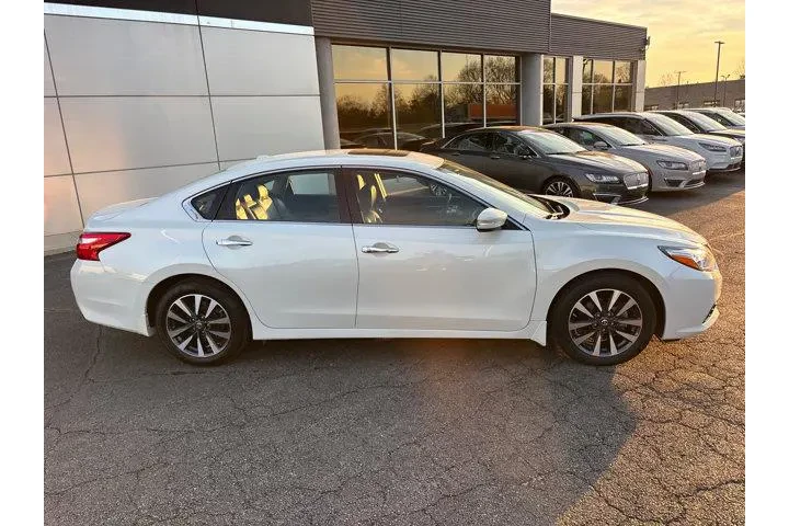 $15985 : Nissan Altima 2017 2.5 4dr S image 8