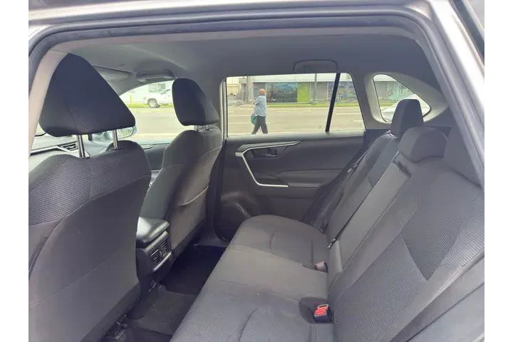 $28991 : Toyota RAV4 2024 AWD LE 4dr image 6