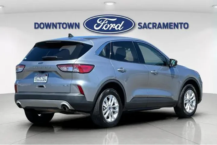 $18441 : Ford Escape 2022 AWD SE 4dr image 3