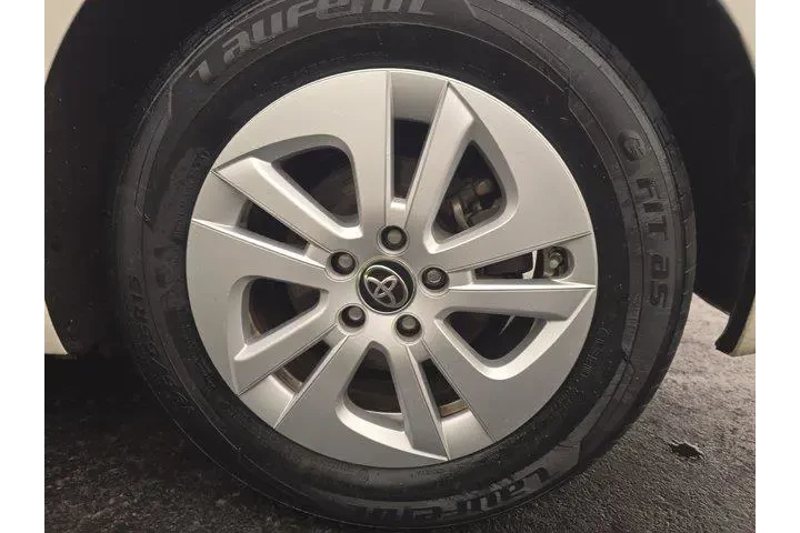 $19995 : Toyota Prius 2017 Two 4dr Ha image 6