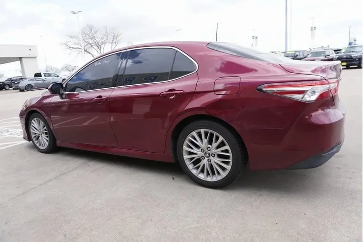 $14388 : Toyota Camry 2018 XLE 4dr Se image 4