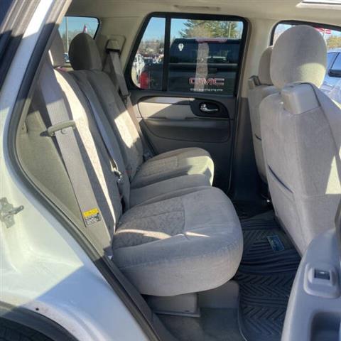 $3500 : 2006 GMC Envoy SLE image 6