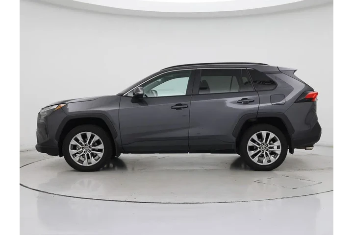 $34998 : Toyota RAV4 2024 AWD XLE Pre image 3