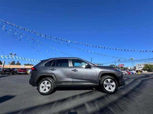 $25299 : 2019 RAV4 XLE AWD (Natl) image 4