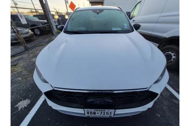 Ford Escape 2024 ST-Line 4dr image 2